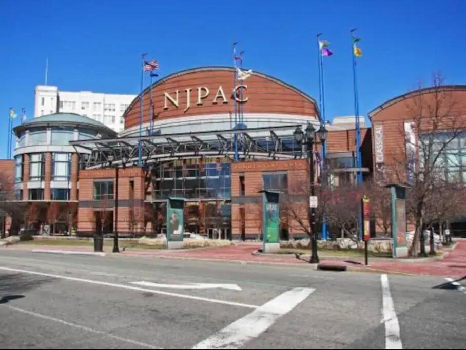 Act Now 40 Off! Stop Browsing Book 4Queen Bds Newark Exterior photo